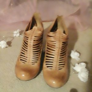 Miz Mooz Caged Bootie sz 7